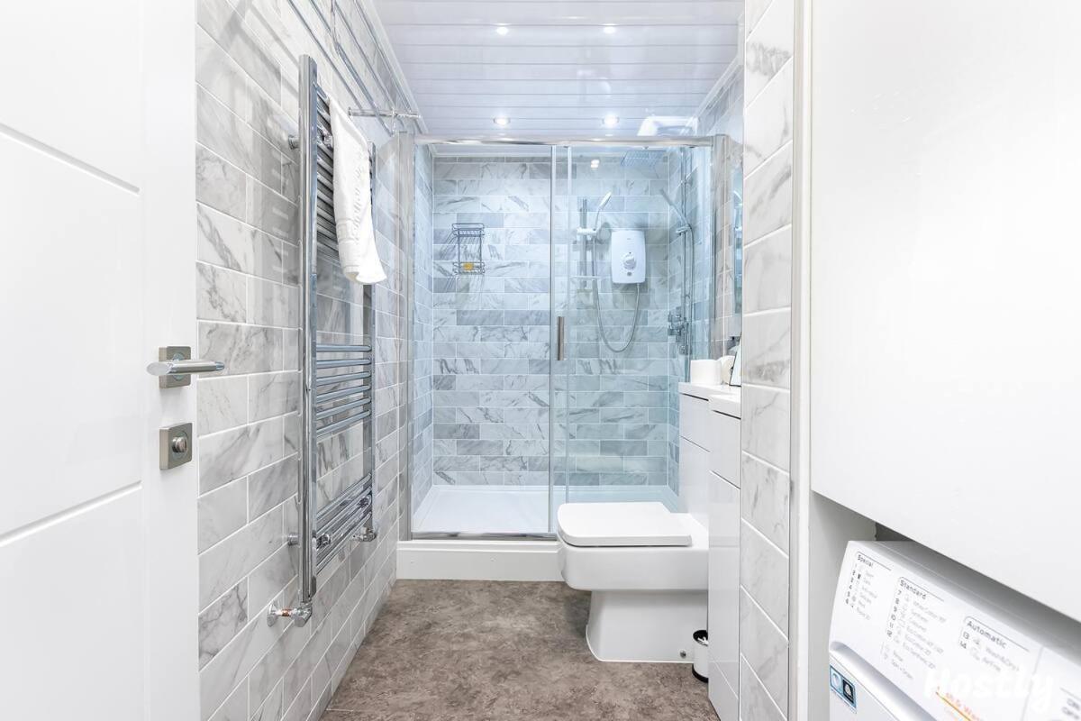 Executive Central Self Contained Flat By Cozynest 독서 외부 사진
